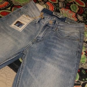 NWT 🏷 Indigo Rein Jeans